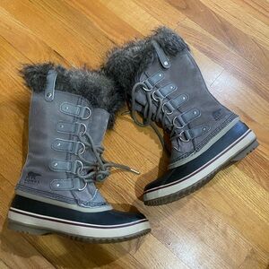 SOREL Joan of Arctic Women’s waterproof boots Size 7